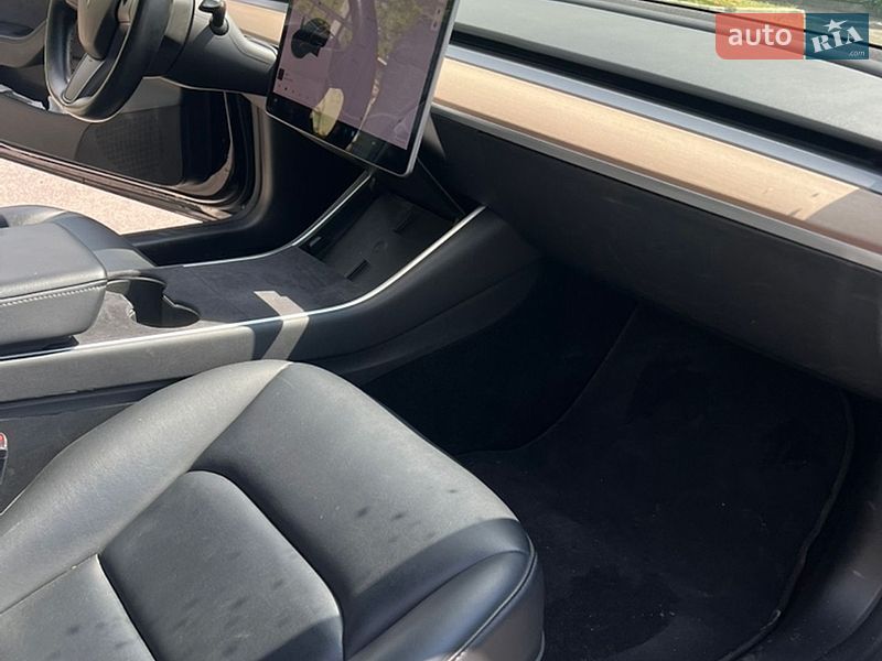 Седан Tesla Model 3 2018 в Одессе