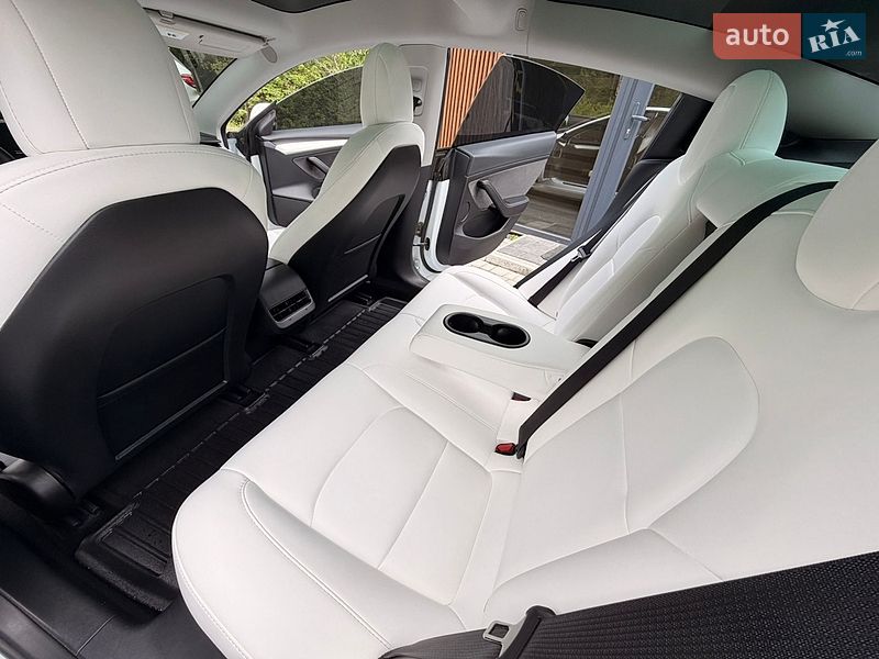 Седан Tesla Model 3 2023 в Яремчі фото 16 Седан Tesla Model 3 2023 в Яремчі