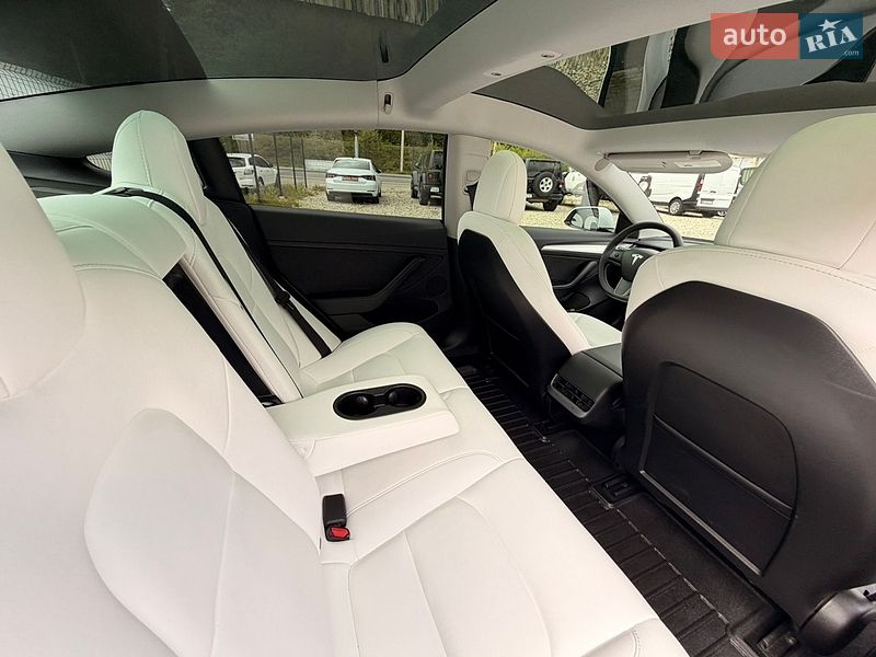 Седан Tesla Model 3 2023 в Яремчі фото 32 Седан Tesla Model 3 2023 в Яремчі