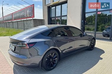 Седан Tesla Model 3 2021 в Ірпені