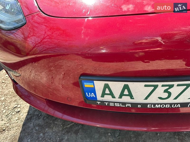 Седан Tesla Model 3 2018 в Києві