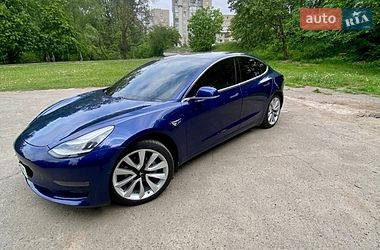 Седан Tesla Model 3 2019 в Львові