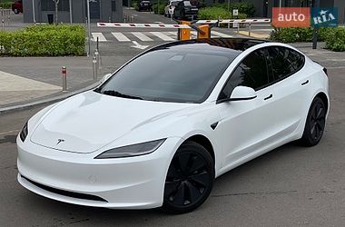 Седан Tesla Model 3 2024 в Киеве