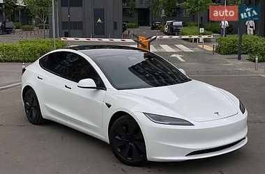 Седан Tesla Model 3 2024 в Киеве