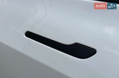 Седан Tesla Model 3 2024 в Киеве