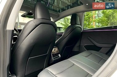Седан Tesla Model 3 2024 в Киеве