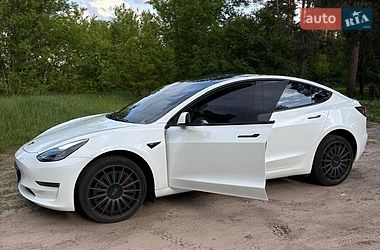 Седан Tesla Model 3 2020 в Черкасах
