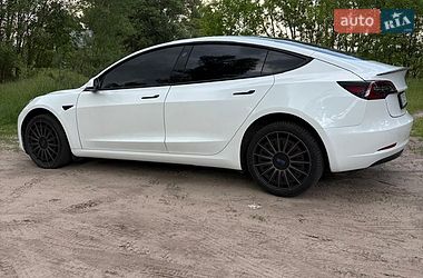 Седан Tesla Model 3 2020 в Черкасах