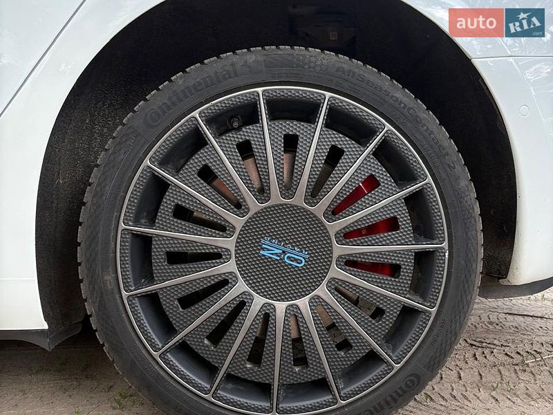 Седан Tesla Model 3 2020 в Черкасах