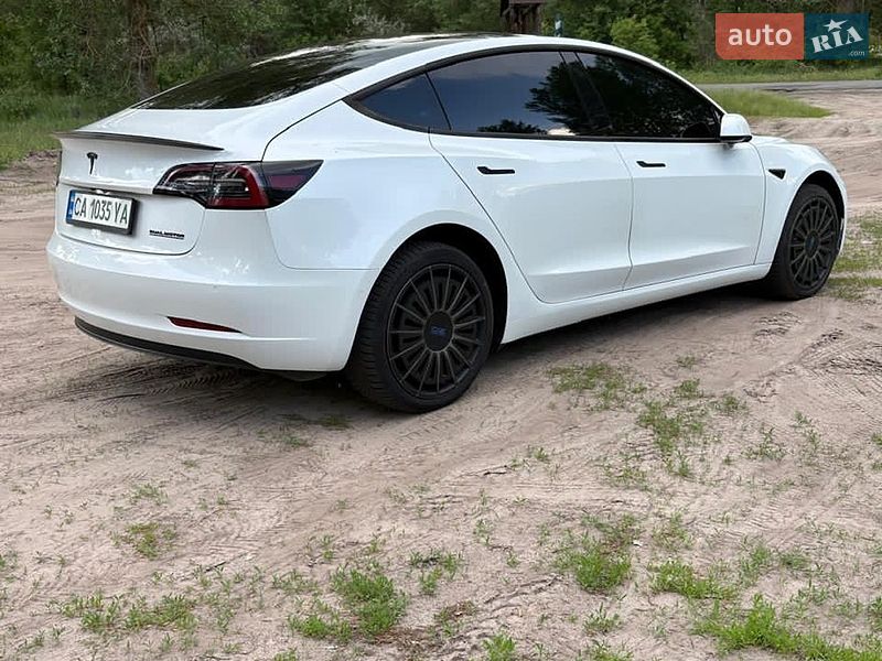 Седан Tesla Model 3 2020 в Черкассах