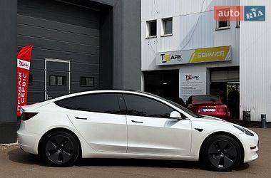 Седан Tesla Model 3 2022 в Києві
