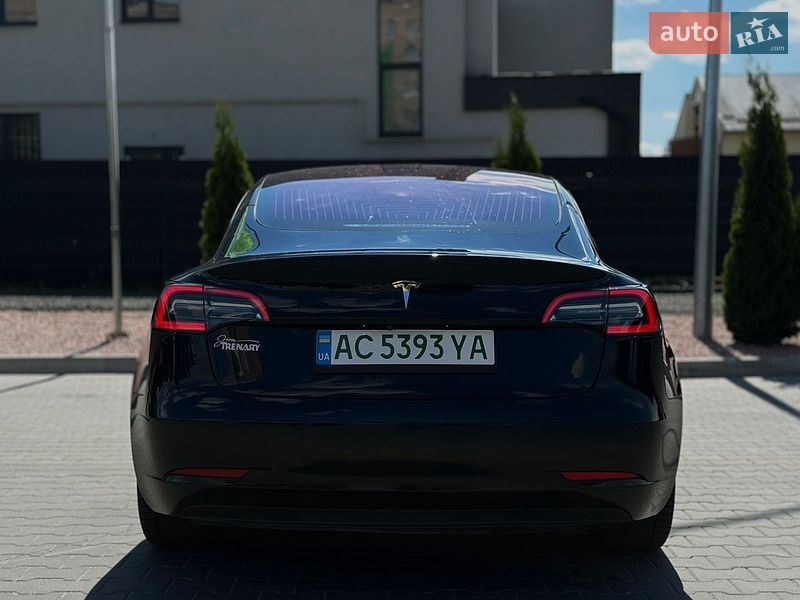 Седан Tesla Model 3 2018 в Луцке