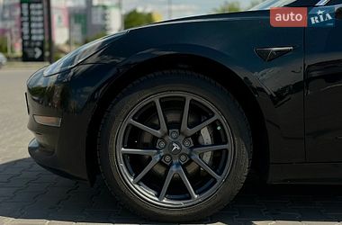 Седан Tesla Model 3 2018 в Луцке