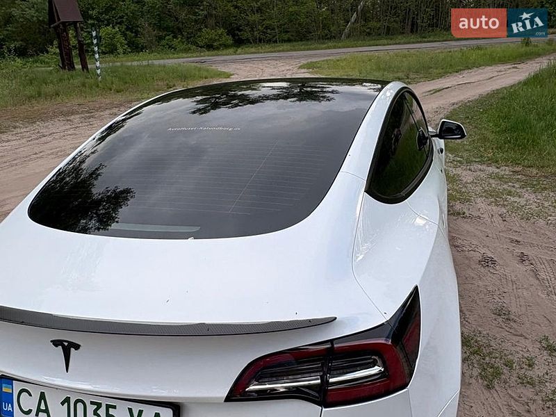 Седан Tesla Model 3 2020 в Черкасах