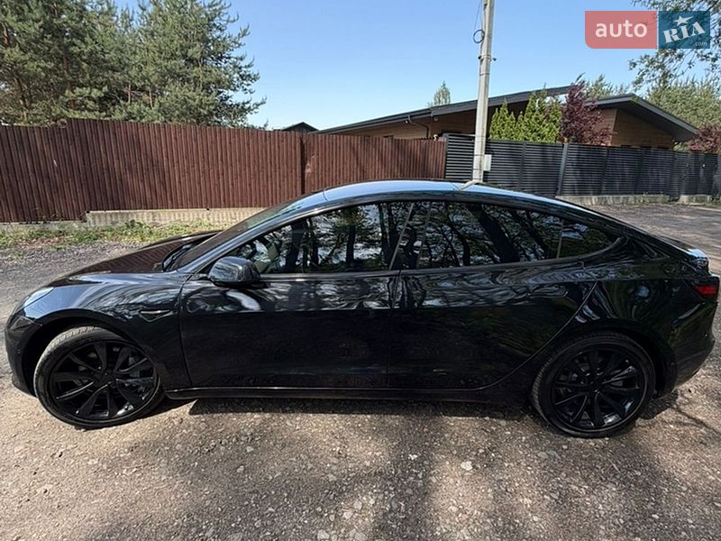 Седан Tesla Model 3 2018 в Киеве