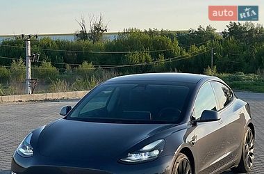 Седан Tesla Model 3 2022 в Киеве