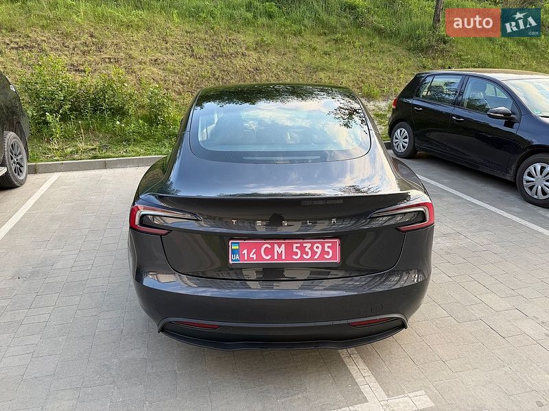 Седан Tesla Model 3 2024 в Львові