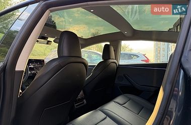 Седан Tesla Model 3 2024 в Львові