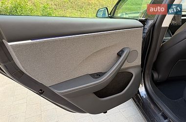 Седан Tesla Model 3 2024 в Львові