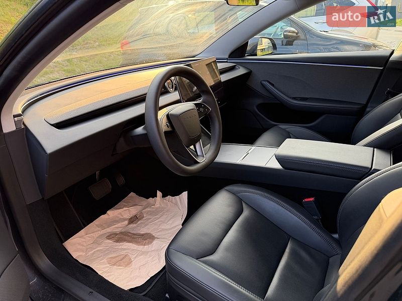 Седан Tesla Model 3 2024 в Львові
