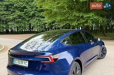 Седан Tesla Model 3 2024 в Львове