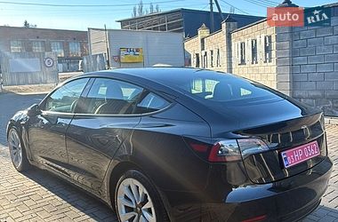 Седан Tesla Model 3 2021 в Ровно