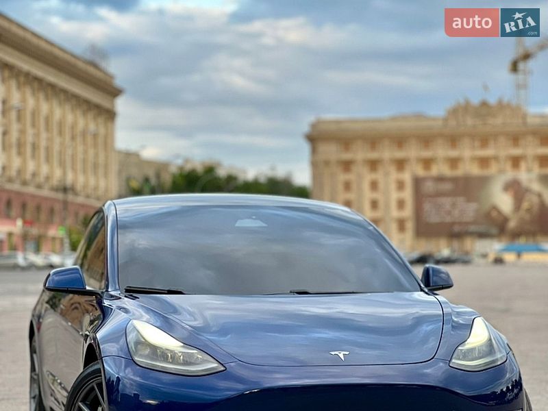 Седан Tesla Model 3 2021 в Харкові