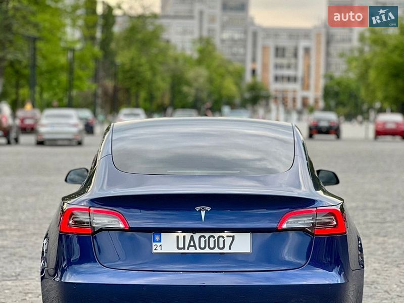 Седан Tesla Model 3 2021 в Харкові