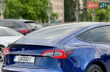 Седан Tesla Model 3 2021 в Харкові