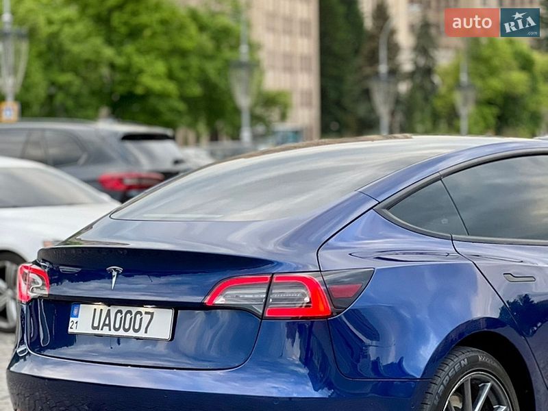 Седан Tesla Model 3 2021 в Харкові