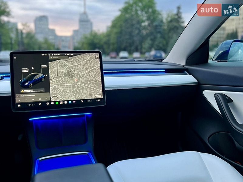 Седан Tesla Model 3 2021 в Харкові