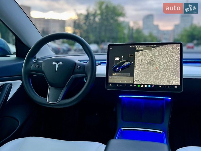 Седан Tesla Model 3 2021 в Харкові
