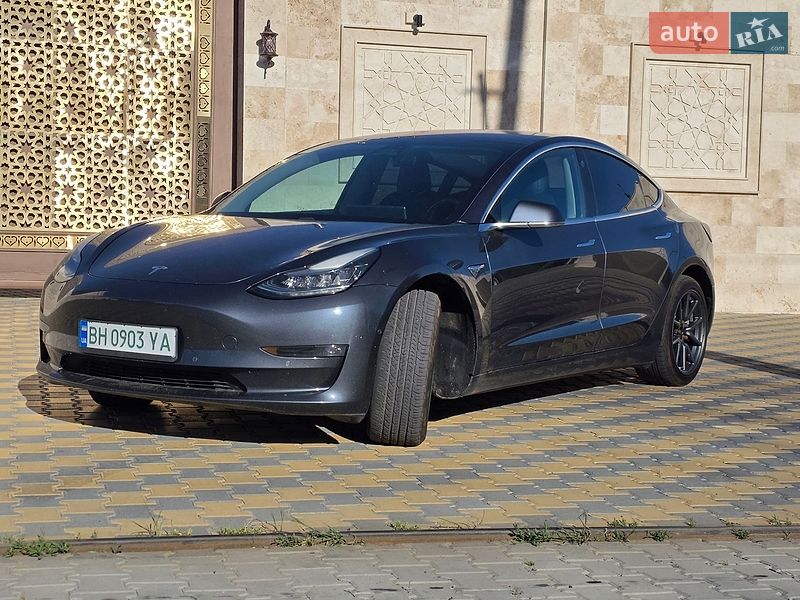 Седан Tesla Model 3 2018 в Одессе