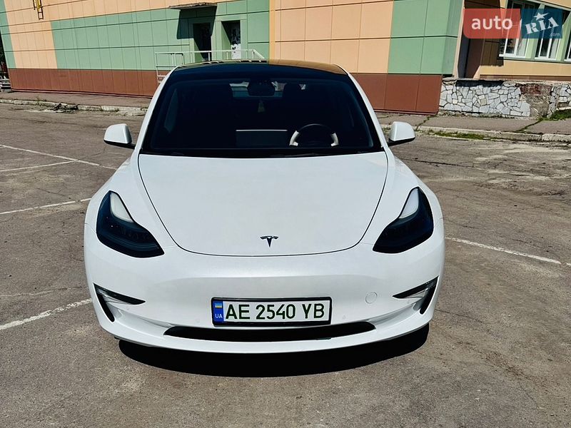 Седан Tesla Model 3 2021 в Верхньодніпровську