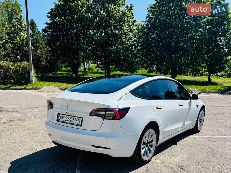 Седан Tesla Model 3 2021 в Верхньодніпровську