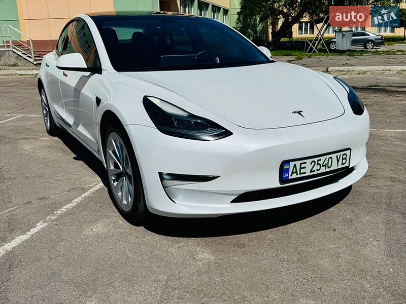 Седан Tesla Model 3 2021 в Верхньодніпровську