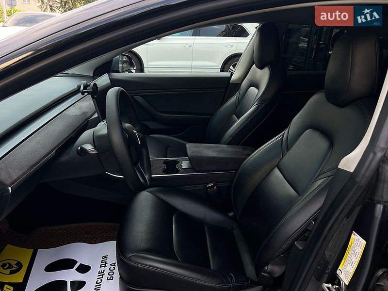 Седан Tesla Model 3 2018 в Івано-Франківську