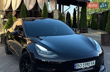Седан Tesla Model 3 2019 в Брюховичах