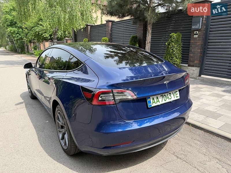 Седан Tesla Model 3 2022 в Києві