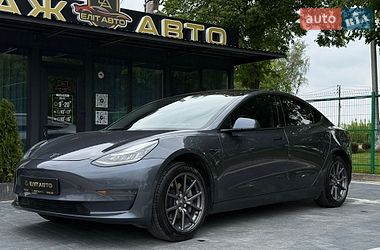 Седан Tesla Model 3 2020 в Івано-Франківську