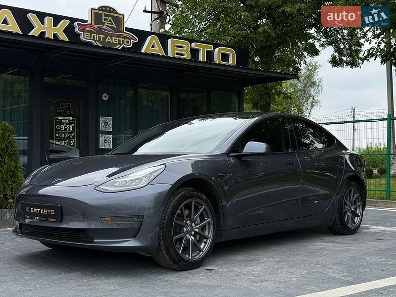 Tesla Model 3 2020