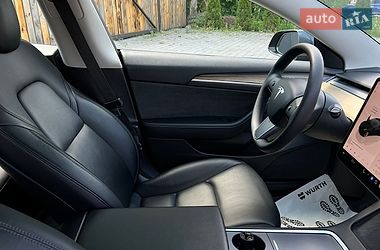 Седан Tesla Model 3 2022 в Львове