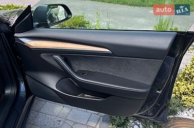 Седан Tesla Model 3 2022 в Львове