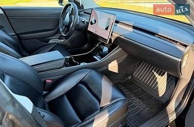 Седан Tesla Model 3 2019 в Калуше