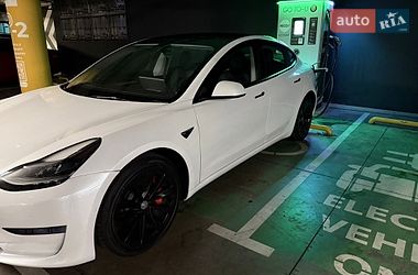 Седан Tesla Model 3 2022 в Києві