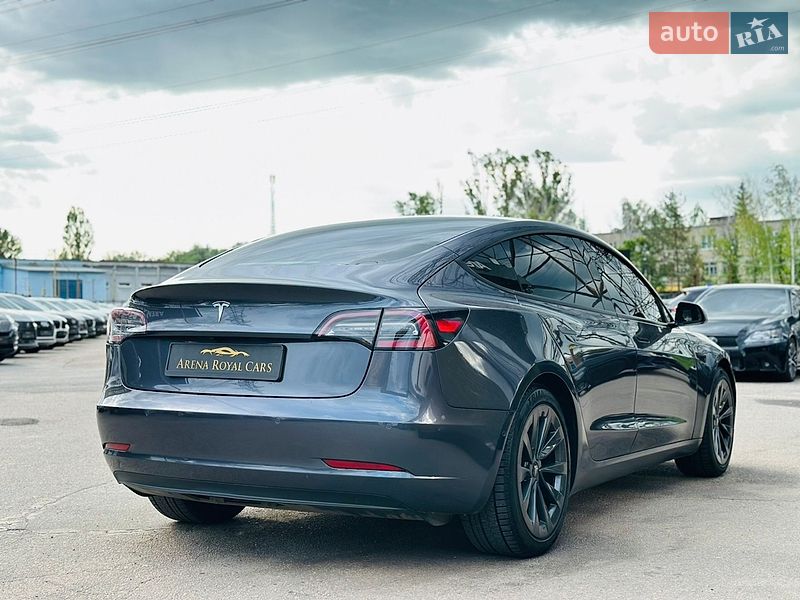 Седан Tesla Model 3 2022 в Харкові