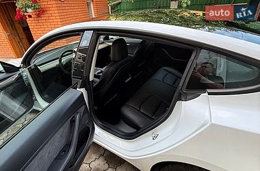 Седан Tesla Model 3 2022 в Луцке