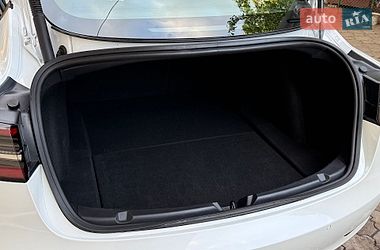 Седан Tesla Model 3 2022 в Луцке