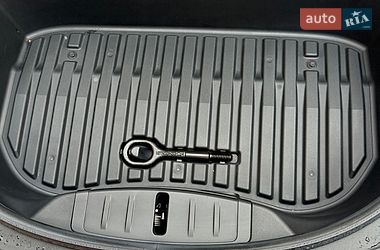 Седан Tesla Model 3 2022 в Луцке