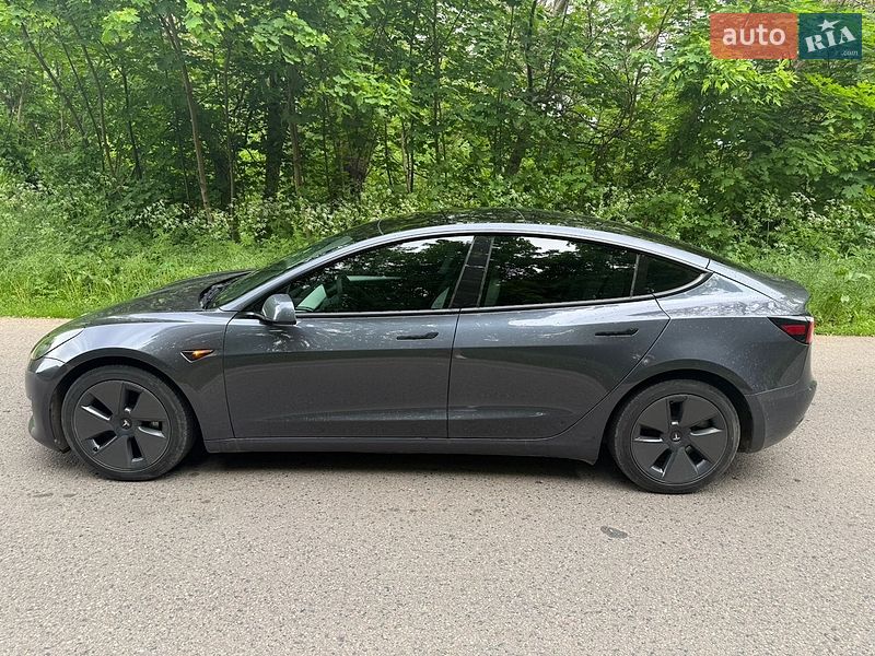 Седан Tesla Model 3 2022 в Кривому Озері
